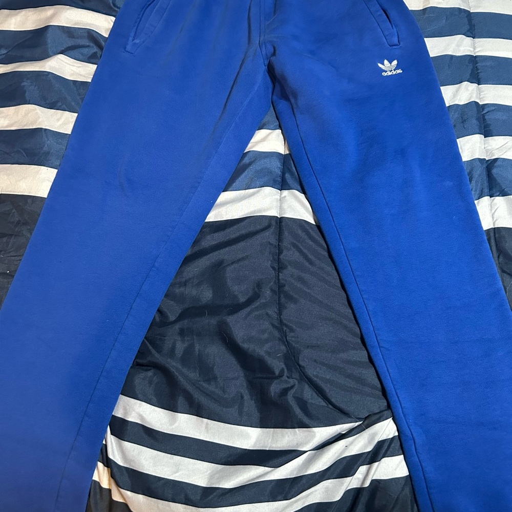 Men’s size small blue, Adidas joggers in like new condition